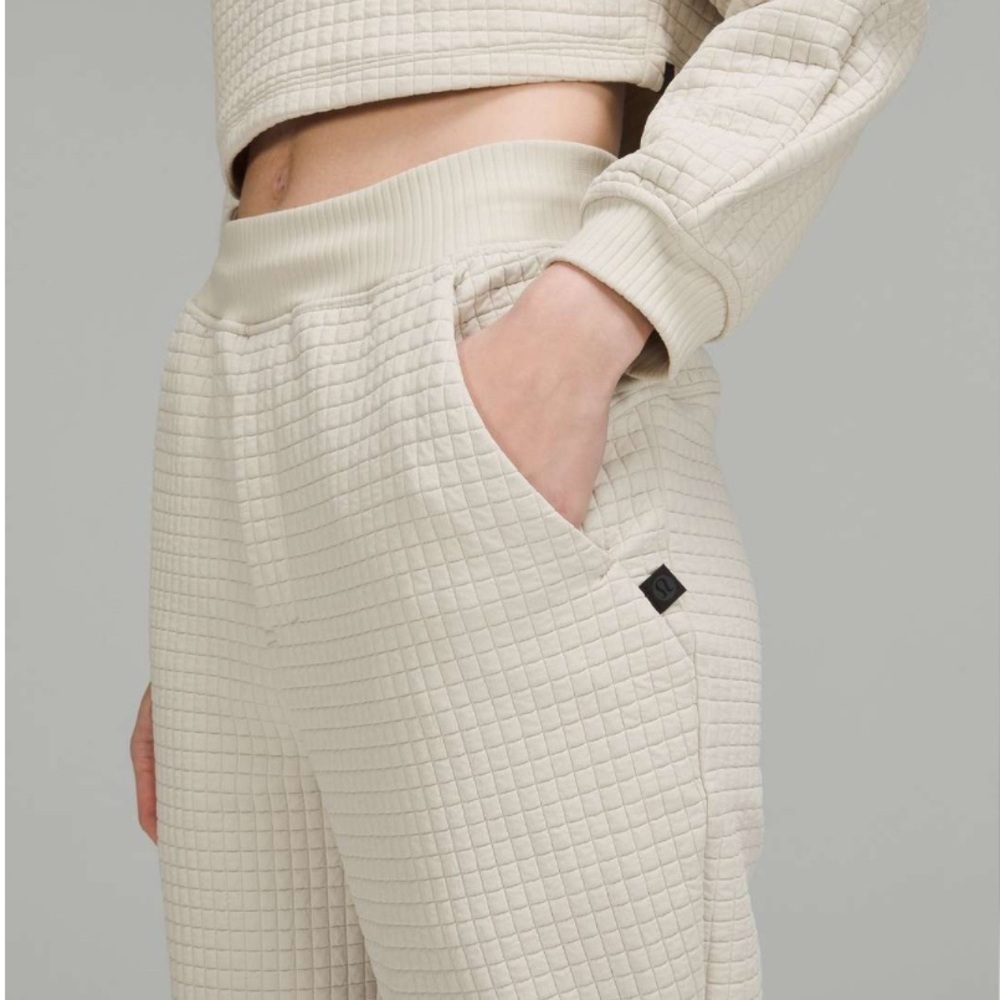 Lululemon lab Textured Waffle Knit High-Rise Jogger Tan Size 6